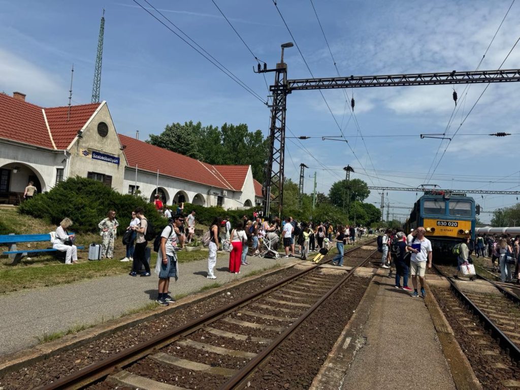 Indul a szezon: másfél órát késik a balatoni Tópart IC járműhiba miatt