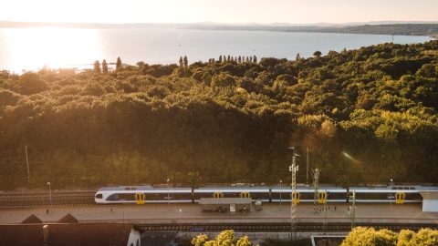 Az utasok szavazhattak a MÁV balatoni mentesítő járatairól, meg is van az eredmény