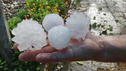 Teniszlabda méretű jég esett az égből Bulgáriában