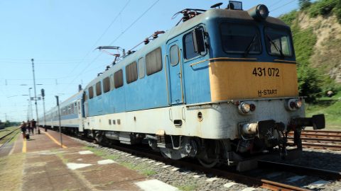 MÁV-vezérigazgató: Ha működik a sorompó, ha nem, holnap az összes busz ott áll majd Kelenföldön