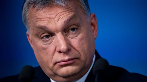 15 éve még több millió ember vállán állt Orbán Viktor