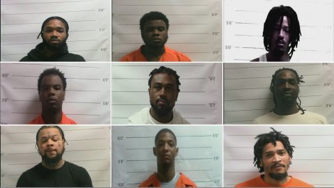 Tömeges szökés egy New Orleans-i börtönből, gyilkos is bujkál a közeli lakónegyedben