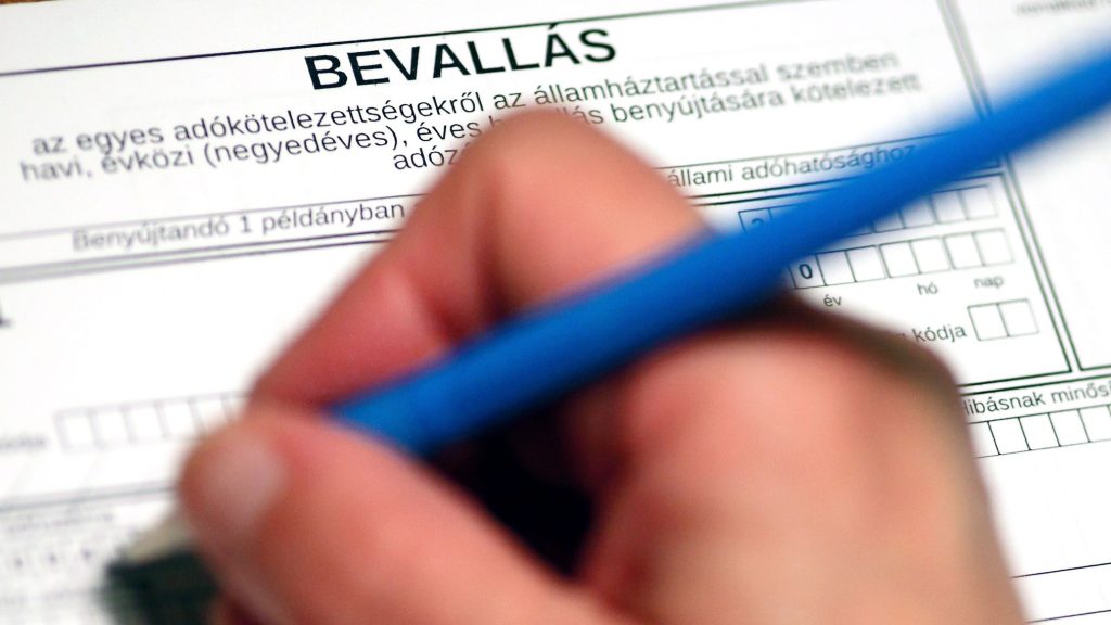 Szja-bevallás: itt végső határidő, éjfélig lépni kell