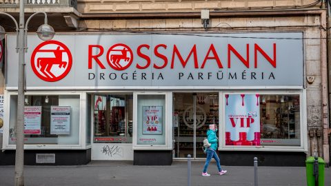 Csütörtökön elfogadhatja a drogériák árréskorlátozását a kormány