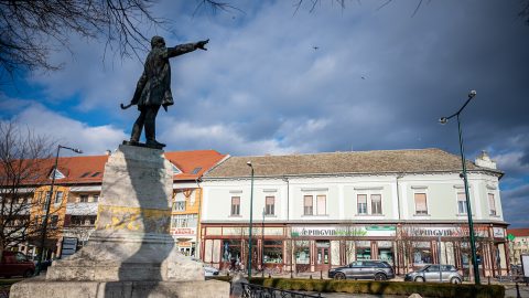 Több száz milliós kár lehet Orosházán, ahol simán nyert az ellenzék a tavaszi időközin