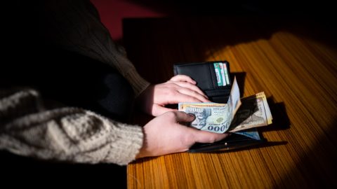 Nettó 382 ezer forint: ennél kevesebbet keresett a magyarok fele