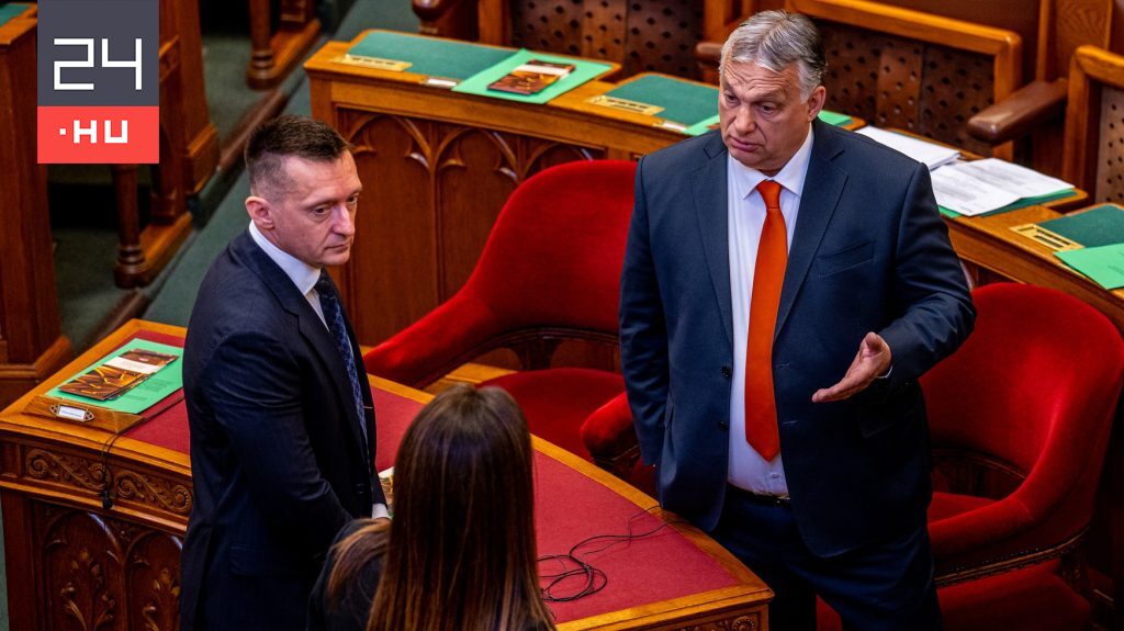 Fordulat: Orbán Viktor és Rogán Antal is a nevére vette az „átláthatósági” törvényt