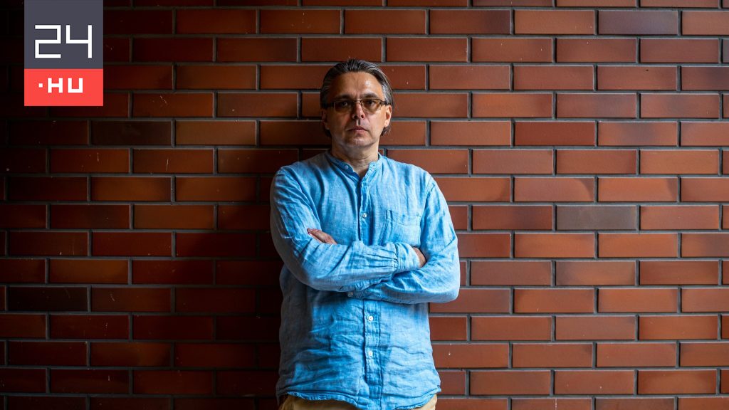 Dragomán szerint felelősen gondolkodó politikus nem segítheti a magyarellenes Simiont