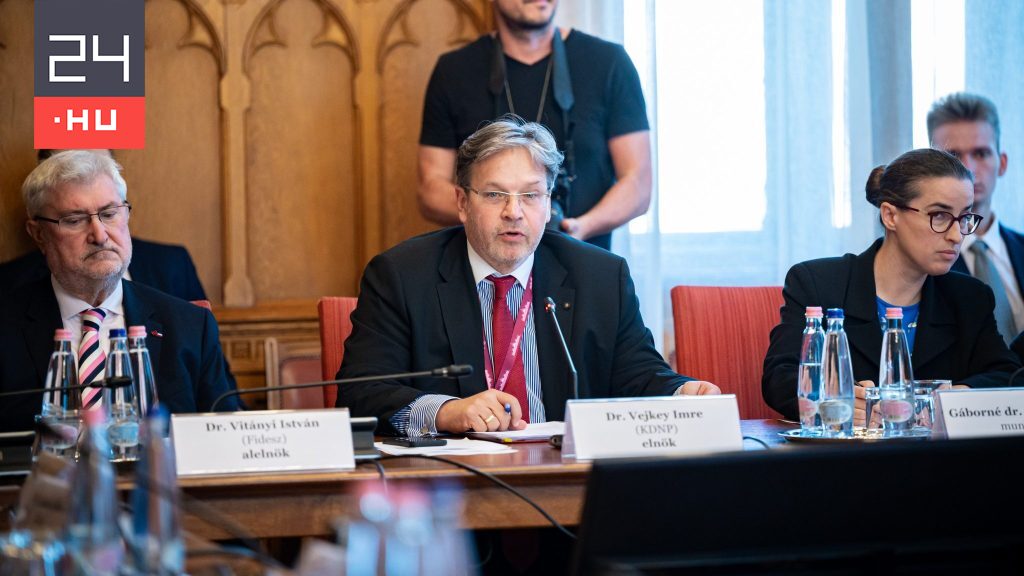 Pápaválasztás: Erdő Péterért imádkozik Vejkey Imre