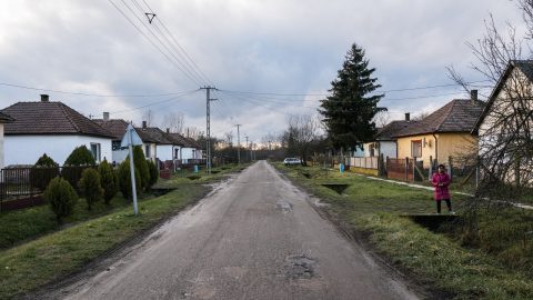 Közszolga-béremelésről döntött Orbán Viktor, „jutalomfalatról” beszél a szakszervezet