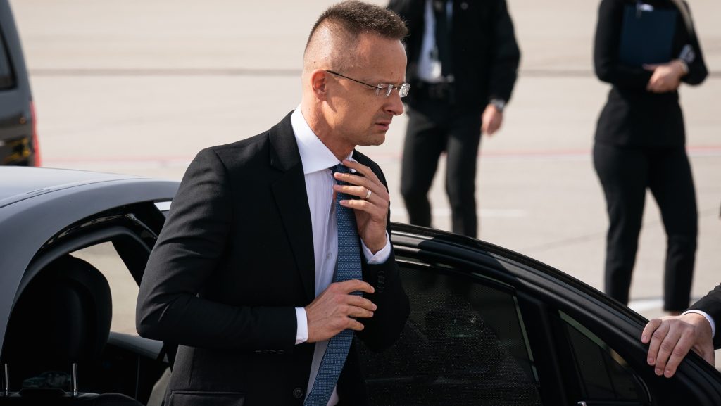 Miután Putyin lemondta a Zelenszkijjel való tárgyalást, Szijjártó felszólította Brüsszelt, hogy ne akadályozzák a békét