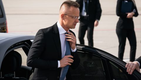 Miután Putyin lemondta a Zelenszkijjel való tárgyalást, Szijjártó felszólította Brüsszelt, hogy ne akadályozzák a békét