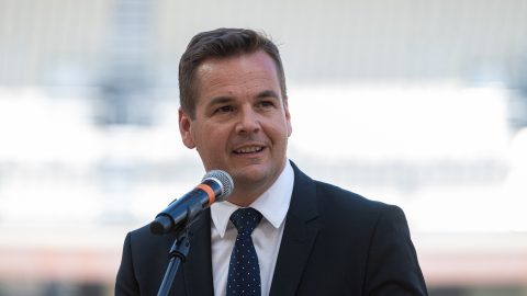 Csaknem félmilliárdos rekordbevétele volt Németh Balázs Fidesz-frakció szóvivő trafikos cégének