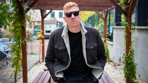 Nem csak Caramel, de a Halott Pénz énekese is politikáról beszélt egy hétvégi koncertjén