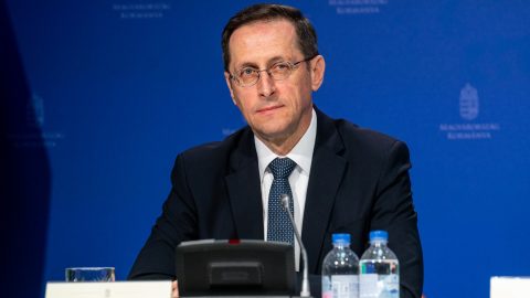 Varga Mihály szerint továbbra is fenyegető az inflációs környezet