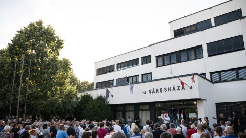 42 millió és kamatai visszafizetésére kötelezte a volt paksi címzetes főjegyzőt a bíróság első fokon