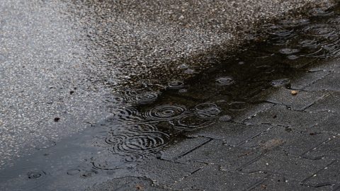 Zápor, zivatar, felhőszakadás is lehet szerdán