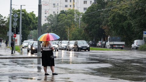Felhős napunk lesz, néhol záporokkal