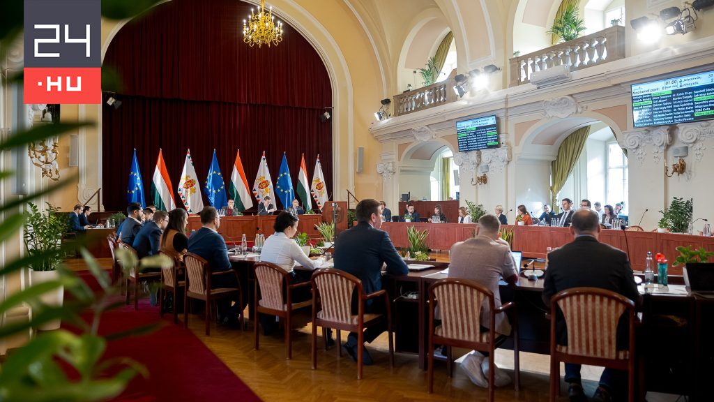 A Fidesz-frakció tagjai is megszavazták a sajtó- és véleményszabadság mellett kiálló nyilatkozatot a Fővárosi Közgyűlésben