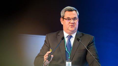 Egészségügyi államtitkár a tiszás EP-képviselőnek: „Látom, továbbra is tele a gatya”