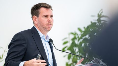 Vitézy lebeszélné a parlamentet a „helyi önazonosság védelméről” szóló törvényjavaslat elfogadásáról