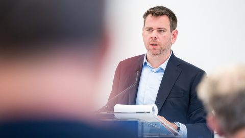 Vitézy Dávid: 23 különálló városra darabolja Budapestet a kormány területi önazonosságról szóló törvénye