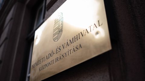 Szja-bevallás: adózók 100 ezreinél talált hibát a NAV, így kerülhető el az utólagos figyelmeztetés