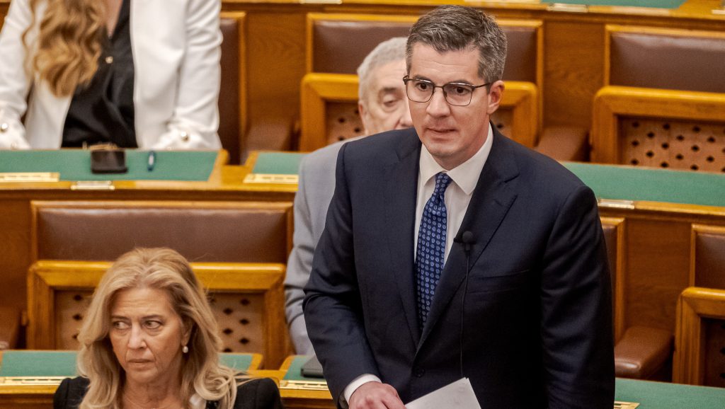 „Vedd körbe magad az alvilági gorilláiddal, és küldd el nekem az információkat a frakcióm tagjairól!” – Kocsis válaszolt Magyarnak