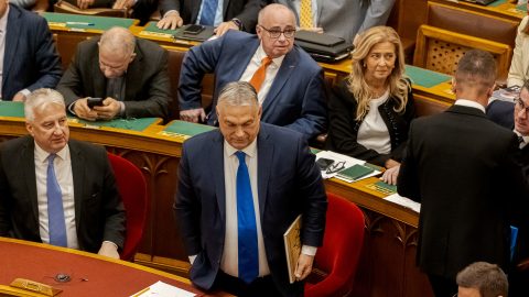 Szakszervezetek: A kormány az „átláthatósági” törvénnyel akarja bebetonozni a hatalmát