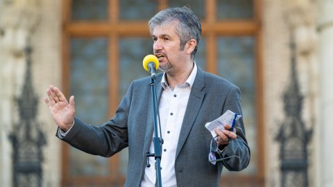 Hadházy: Csak a titkos szavazáson vehetnek részt a kitiltott képviselők a Parlamentben