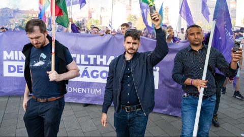 Reagált a Momentum elnöke: Fekete-Győr András lájkokra váltott egy belső dilemmát