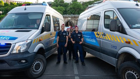 Sikkasztás miatt állította elő a rendőrség a tegnapi tüntetés egyik résztvevőjét