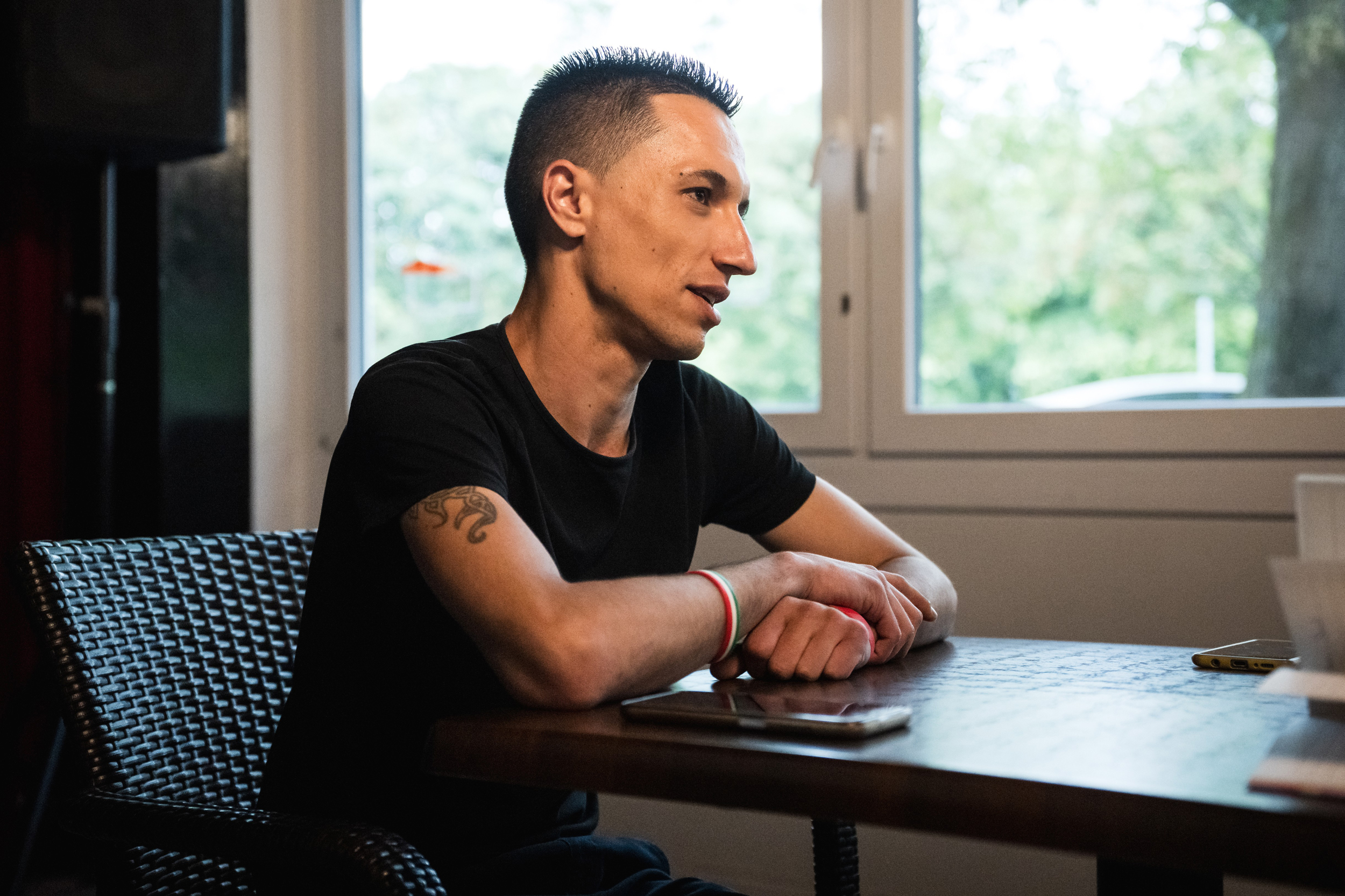 „Nem én vagyok különleges, hanem az, amit végigvittem” – az árvának született Dávid csodanehéz útja a hajléktalanságtól a boldogságig 1