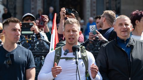Magyar provokációnak tartja a kormány orosz mintájú javaslatát