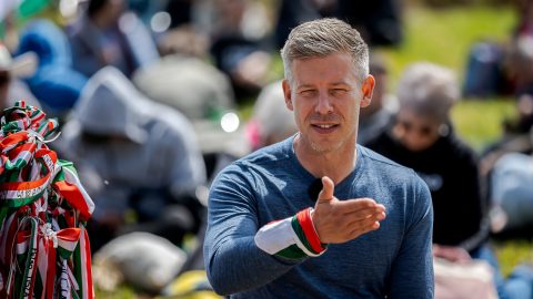 Magyar Péter: Az ukrán kémként letartóztatott Holló Istvánnak rendkívül jó, baráti kapcsolata volt a Fidesz-frakció több tagjával és Orbán Viktor egyik családtagjával