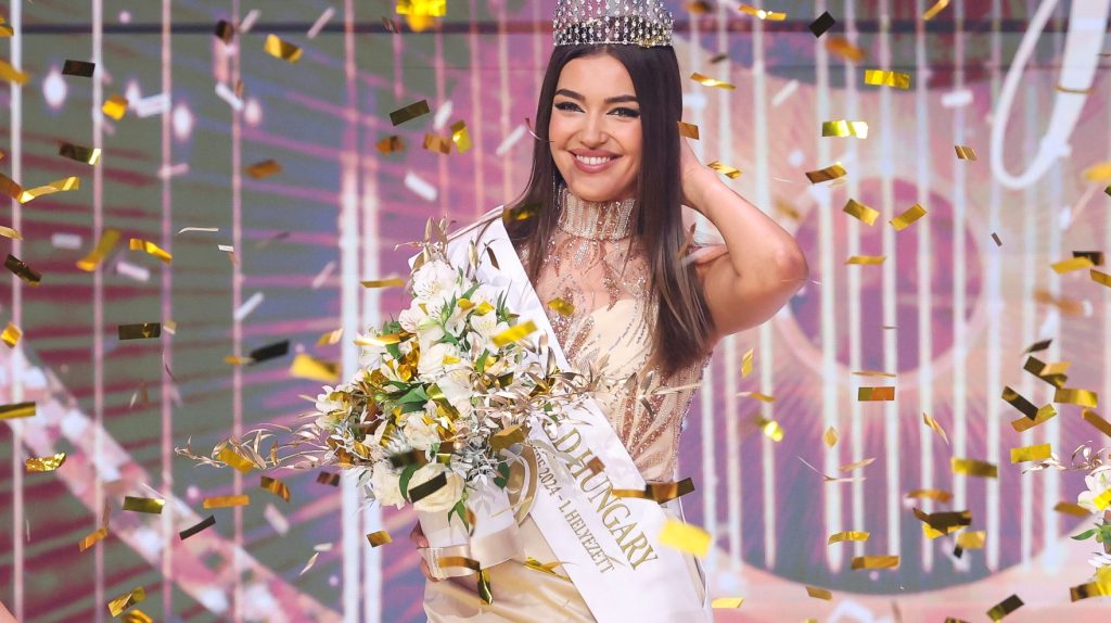 Ebben a ruhában képviselte Magyarországot Katzenbach Andrea az idei Miss World nyitórendezvényén