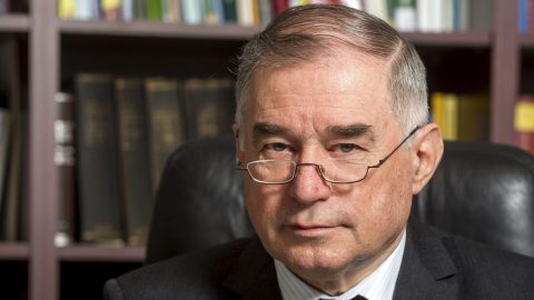 Meghalt Lenkovics Barnabás