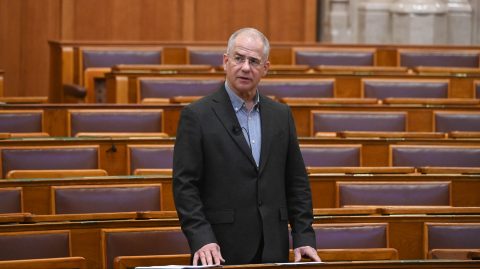 Kósa Lajos rendkívüli bizottsági ülésen akarja tisztázni, Ruszin-Szendi Romulusz ukrán álláspontot képviselt-e a NATO-ban