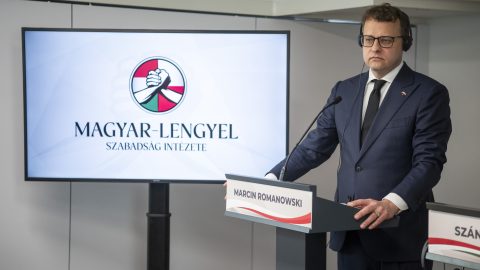 Parlamentre néző lakásban lakik a Magyarországra menekült volt lengyel igazságügyminiszter-helyettes
