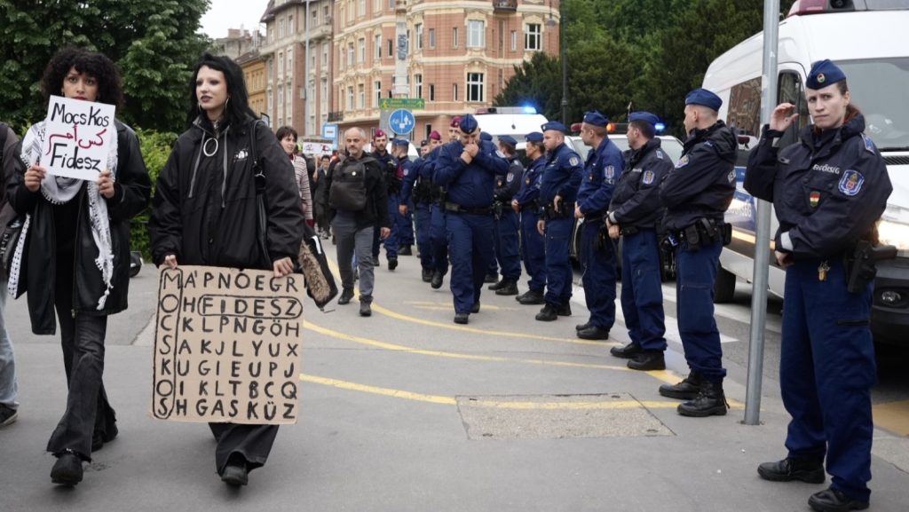 Adjatok vizet, szendvicset a rendőröknek
