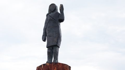 Ellopták Melania Trump bronzszobrát Szlovéniában