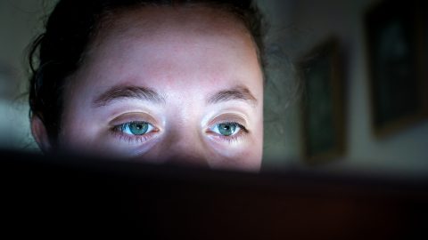 Állandóan megfigyelnek minket, és ez az agyunkra is hat