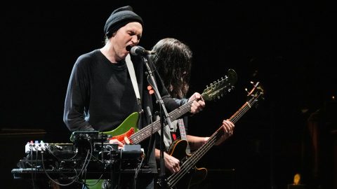 Halálra gázolt egy gyalogost a Red Hot Chili Peppers korábbi tagja, mégsem került börtönbe