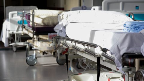 Visszavonták a kinevezését annak az orvosnak, aki saját magánrendelésére hívta az állami ellátásból kizárt túlsúlyos betegeket