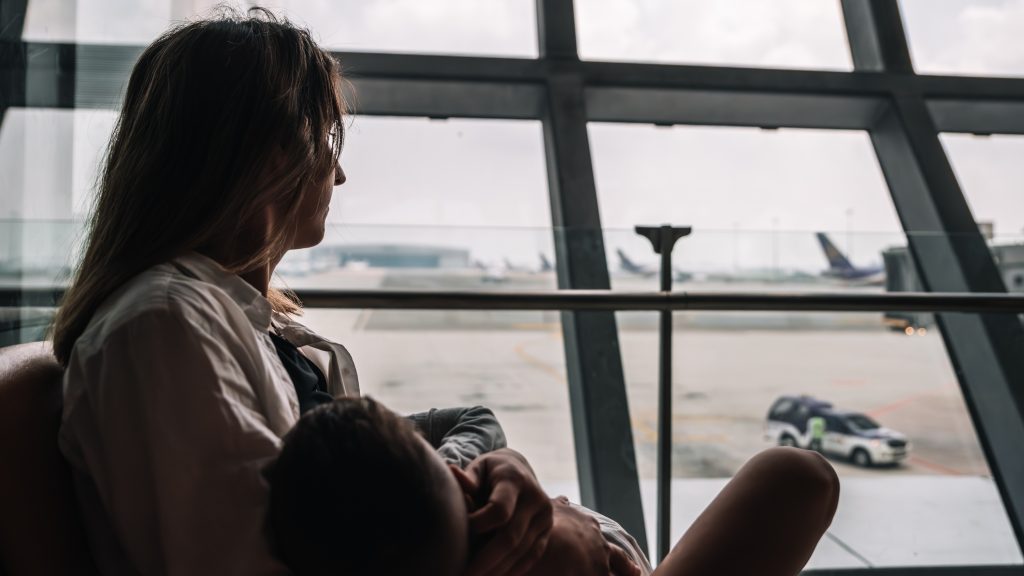 Megalázónak érezte az anya, hogy az anyateje miatt felárat kértek tőle az easyJet-nél