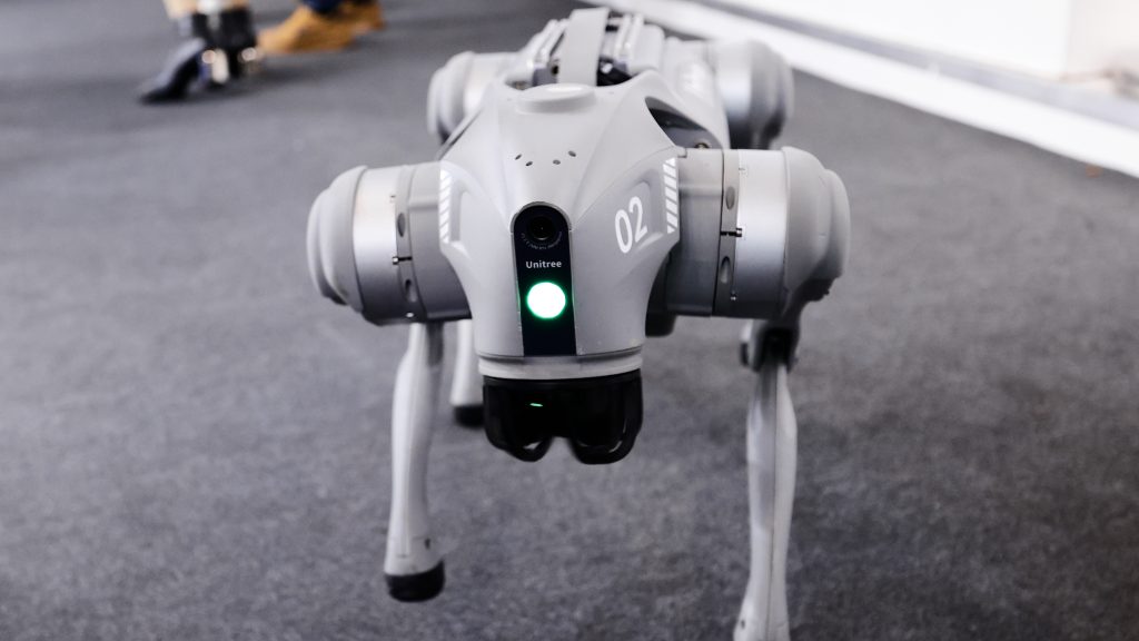 Kínai robotkutyát szerzett be Újpest önkormányzata