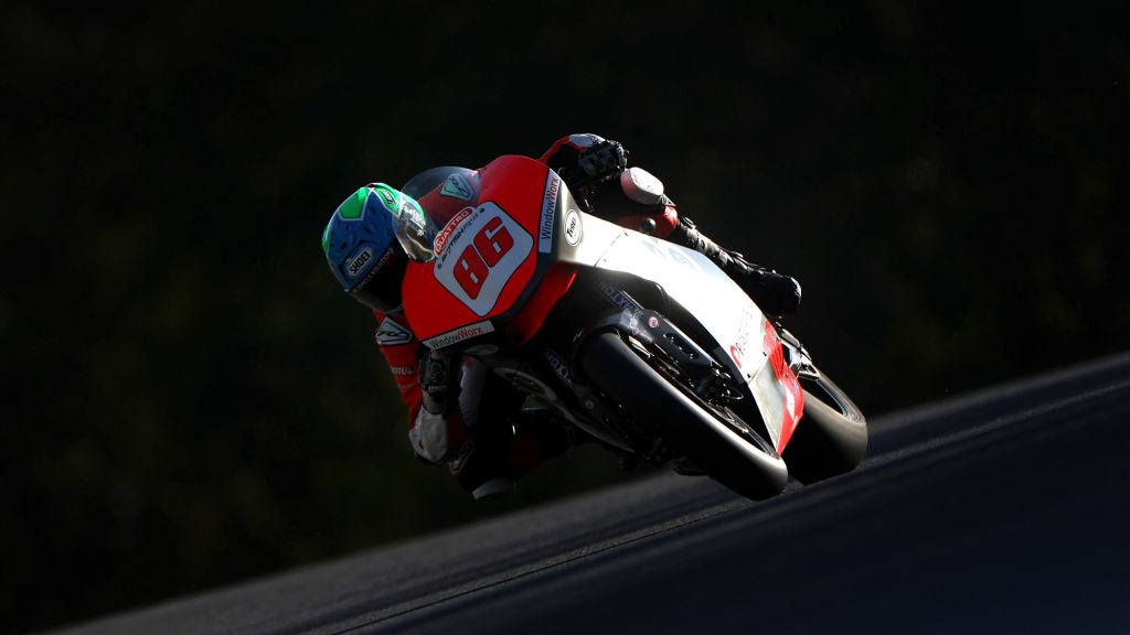 Két motoros meghalt egy versenyen bekövetkezett tömegbalesetben