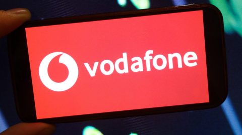 Bírósági döntés: a BRFK a tények felderítése nélkül tagadta meg a nyomozást a Vodafone-részvények ügyében