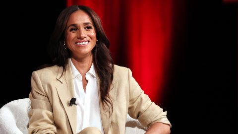Egy légiutaskísérő elmondta, milyen volt Meghan Markle utasként egy kereskedelmi járaton