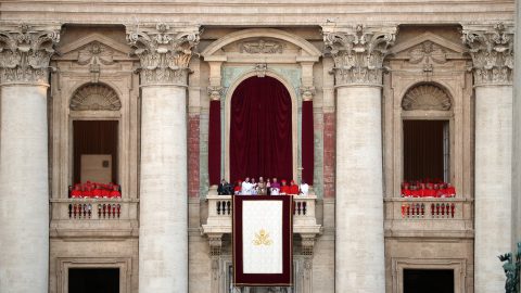 „Habemus papam” – az első képek XIV. Leó pápáról